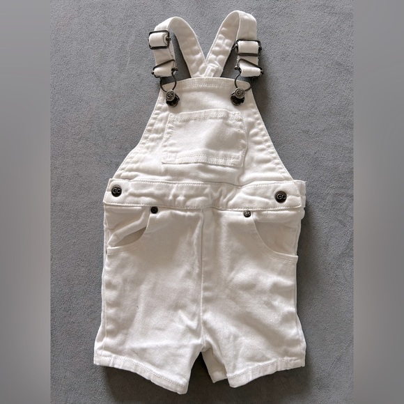 CdeC French brand: Baby shorts overalls in white - perfect for Easter! Size 6m - Picture 1 of 3